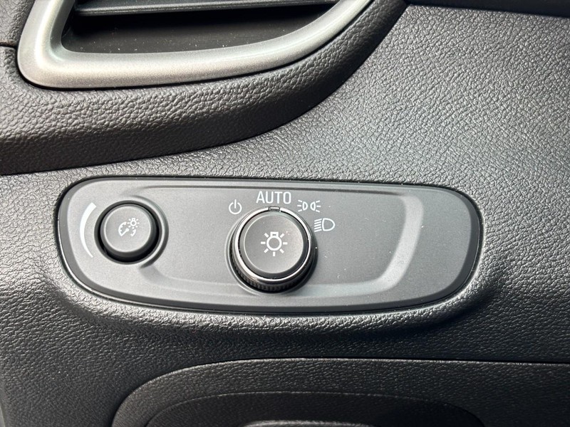 Chevrolet Trax Vehicle Image 15