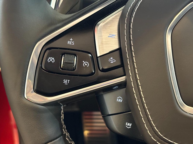 Chevrolet Corvette Vehicle Image 08