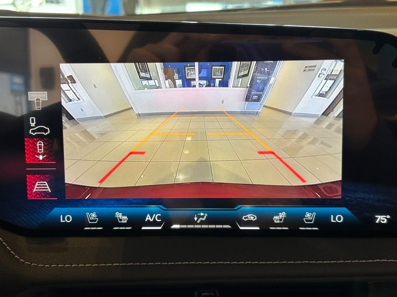 Chevrolet Corvette Vehicle Image 12