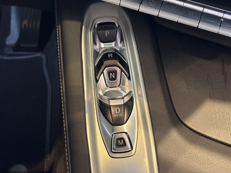 Chevrolet Corvette Vehicle Image 14