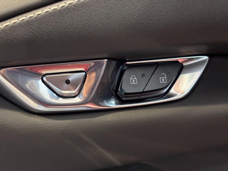 Chevrolet Corvette Vehicle Image 16