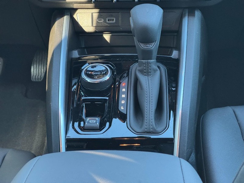 Chevrolet Colorado Vehicle Image 09