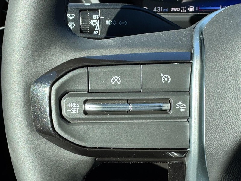 Chevrolet Colorado Vehicle Image 12