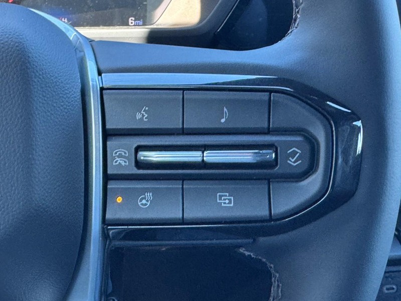 Chevrolet Colorado Vehicle Image 13