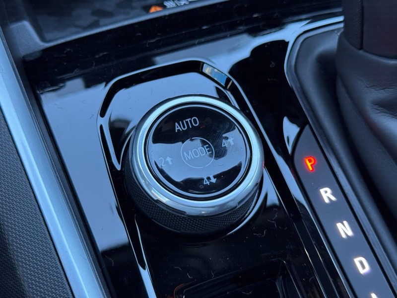 Chevrolet Colorado Vehicle Image 15