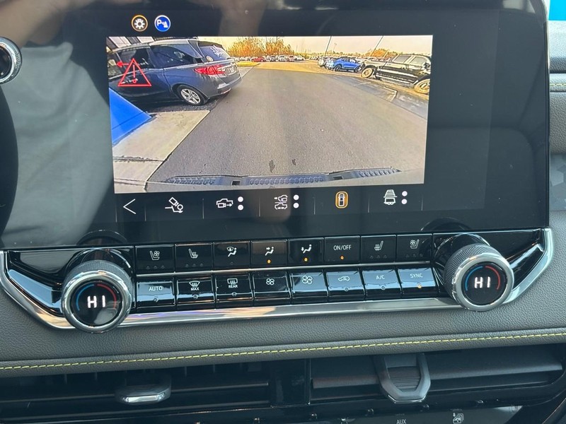 Chevrolet Colorado Vehicle Image 15