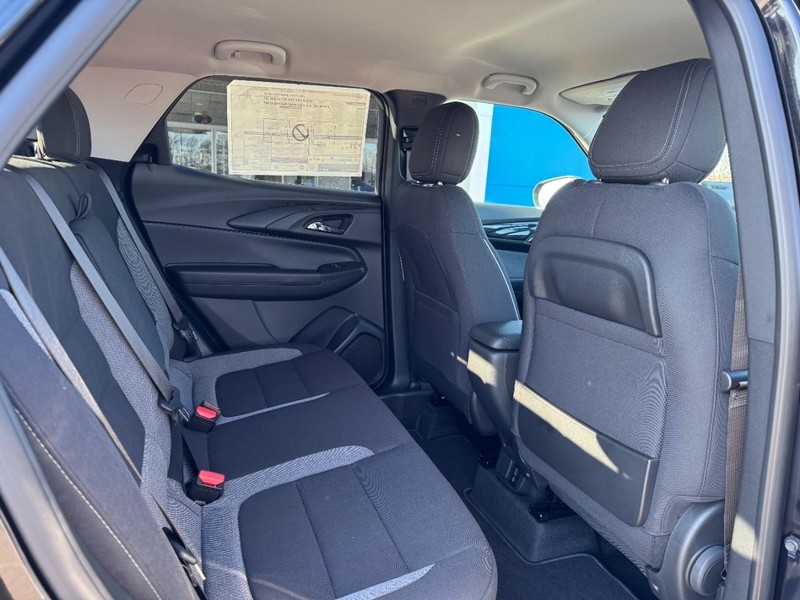 Chevrolet TrailBlazer Vehicle Image 05