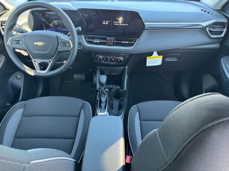 Chevrolet TrailBlazer Vehicle Image 06