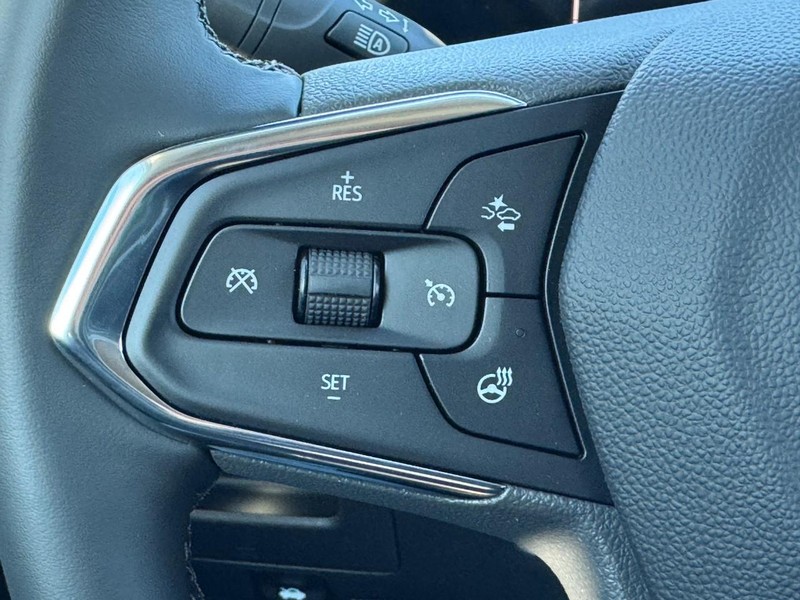 Chevrolet TrailBlazer Vehicle Image 12