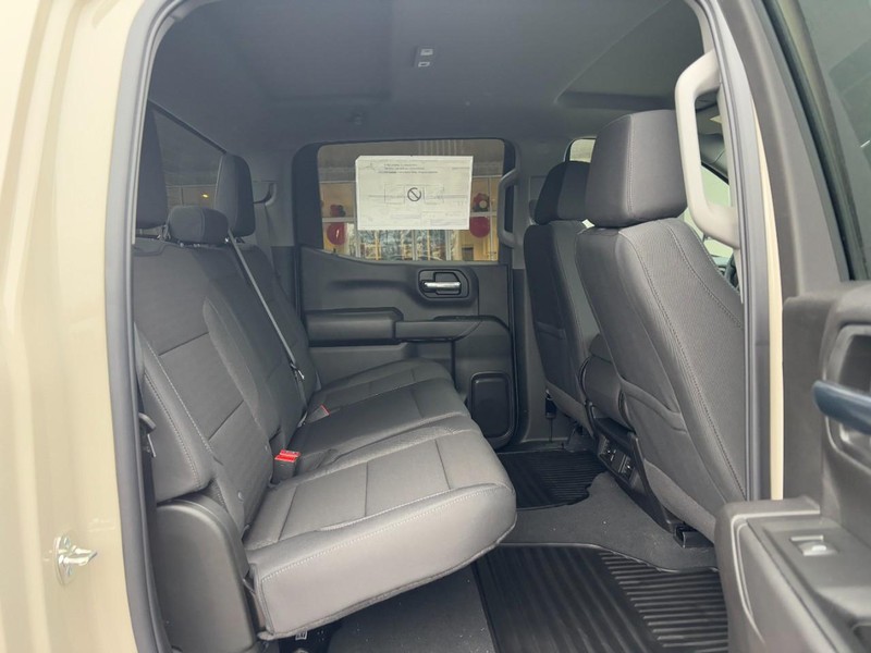 Chevrolet Silverado 1500 Vehicle Image 05