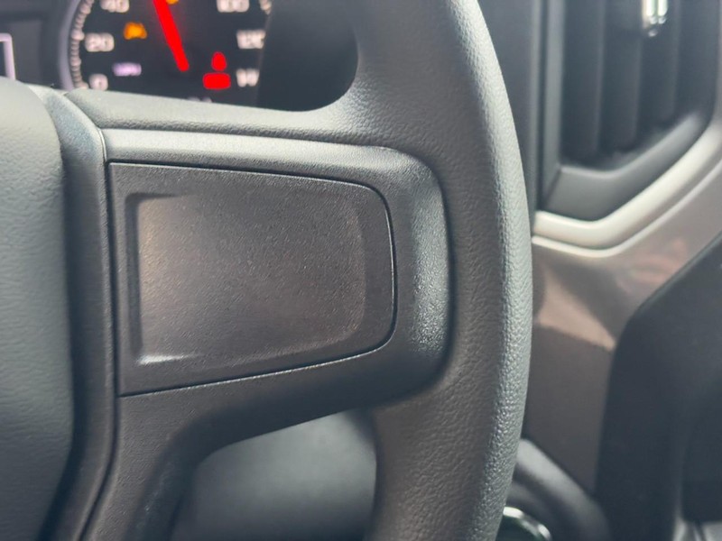 Chevrolet Silverado 1500 Vehicle Image 12