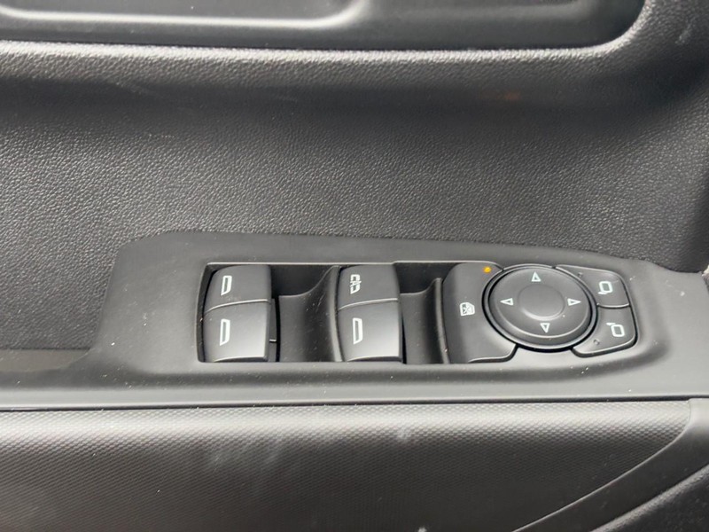 Chevrolet Silverado 1500 Vehicle Image 17