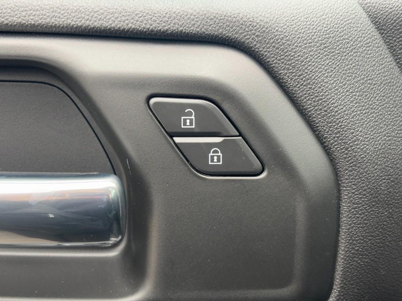 Chevrolet Silverado 1500 Vehicle Image 18