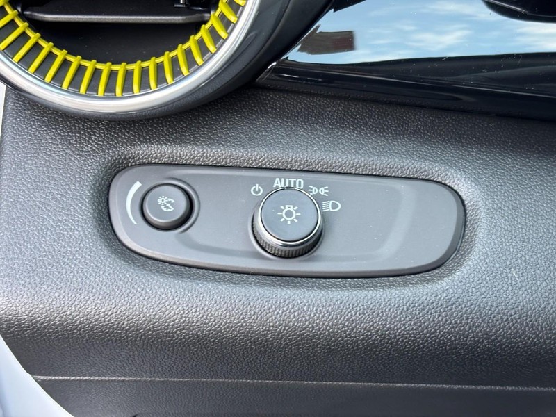 Chevrolet Trax Vehicle Image 11