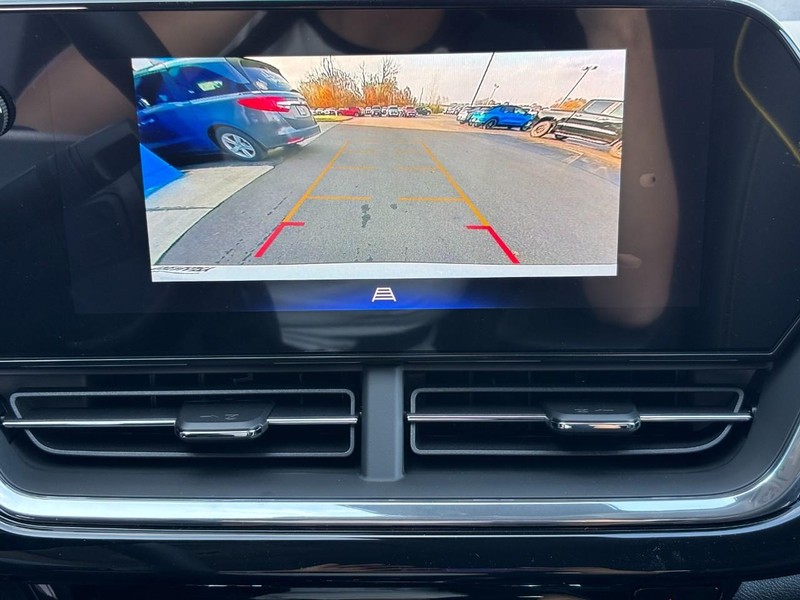 Chevrolet Trax Vehicle Image 16