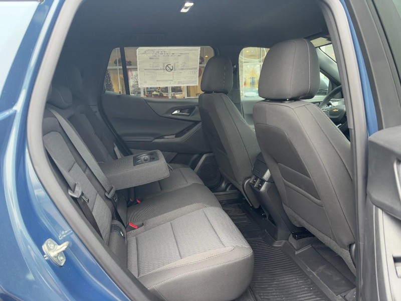 Chevrolet Equinox Vehicle Image 05