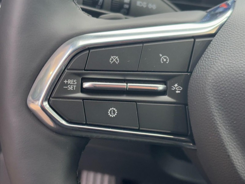 Chevrolet Equinox Vehicle Image 11