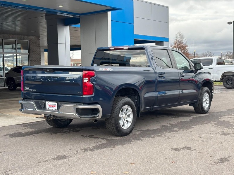 Chevrolet Silverado 1500 Vehicle Full-screen Gallery Image 03