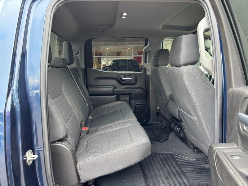 Chevrolet Silverado 1500 Vehicle Full-screen Gallery Image 10