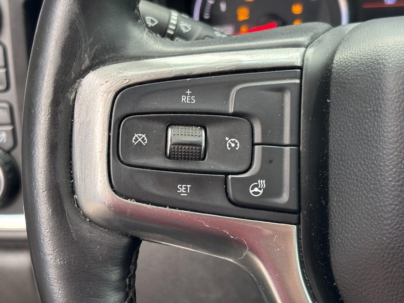 Chevrolet Silverado 1500 Vehicle Full-screen Gallery Image 17