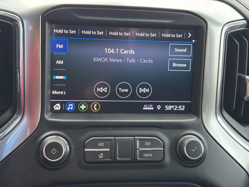 Chevrolet Silverado 1500 Vehicle Full-screen Gallery Image 20