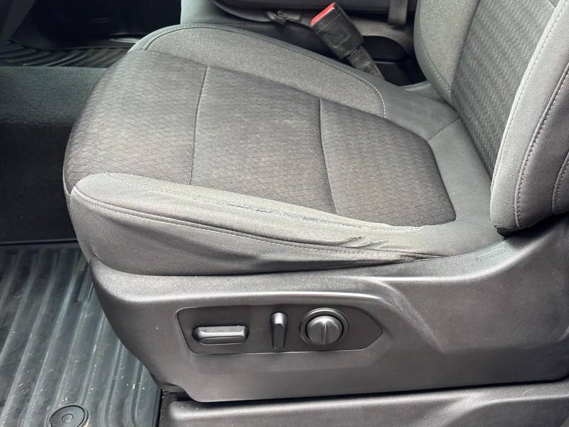 Chevrolet Silverado 1500 Vehicle Full-screen Gallery Image 25