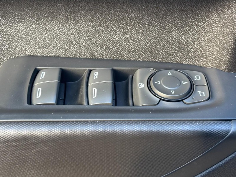 Chevrolet Silverado 1500 Vehicle Image 21