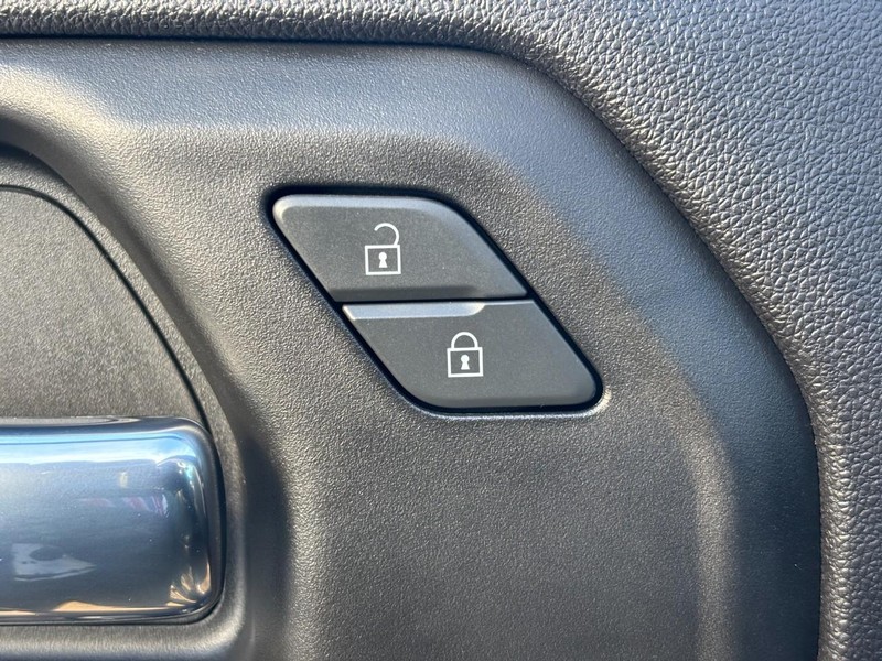 Chevrolet Silverado 1500 Vehicle Image 22