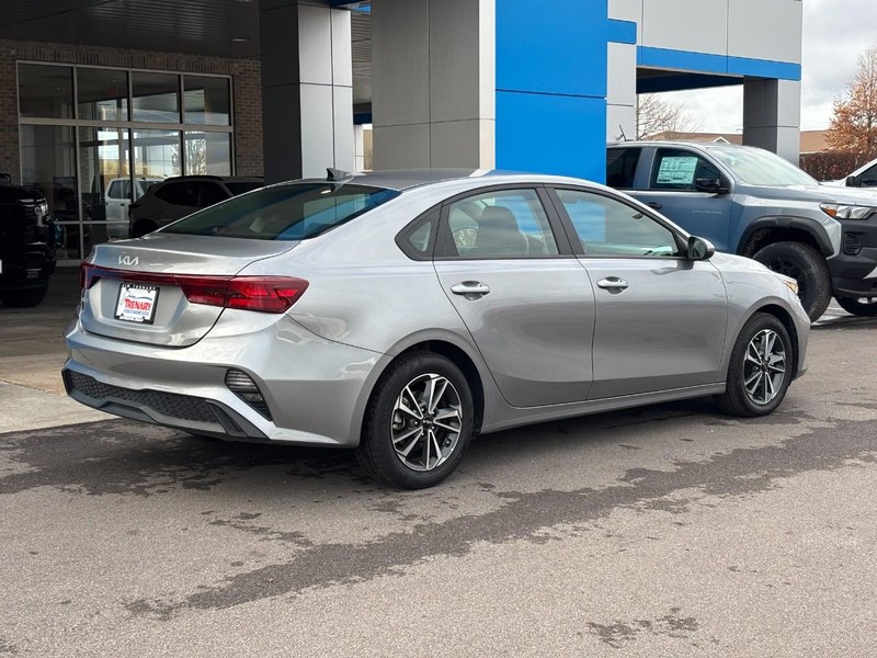 Kia Forte Vehicle Image 03