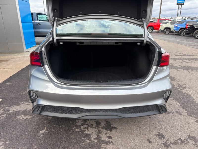 Kia Forte Vehicle Image 04