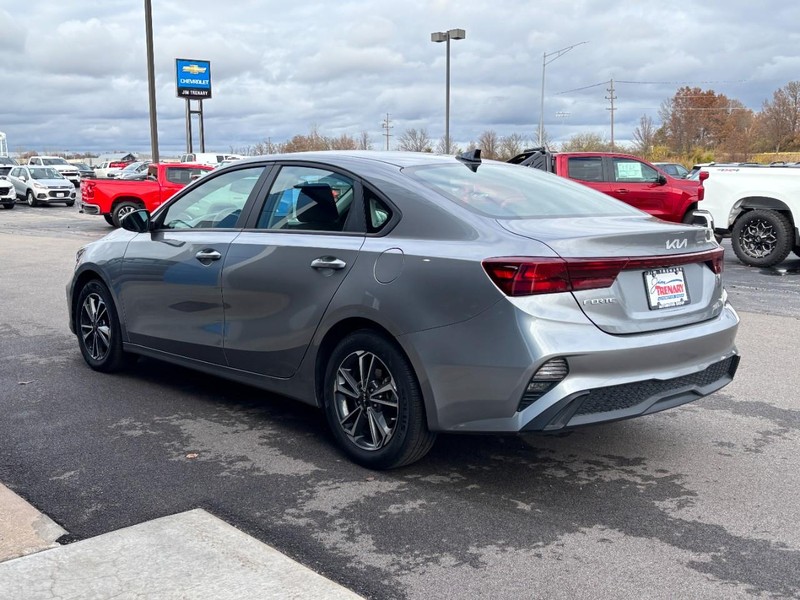 Kia Forte Vehicle Image 06