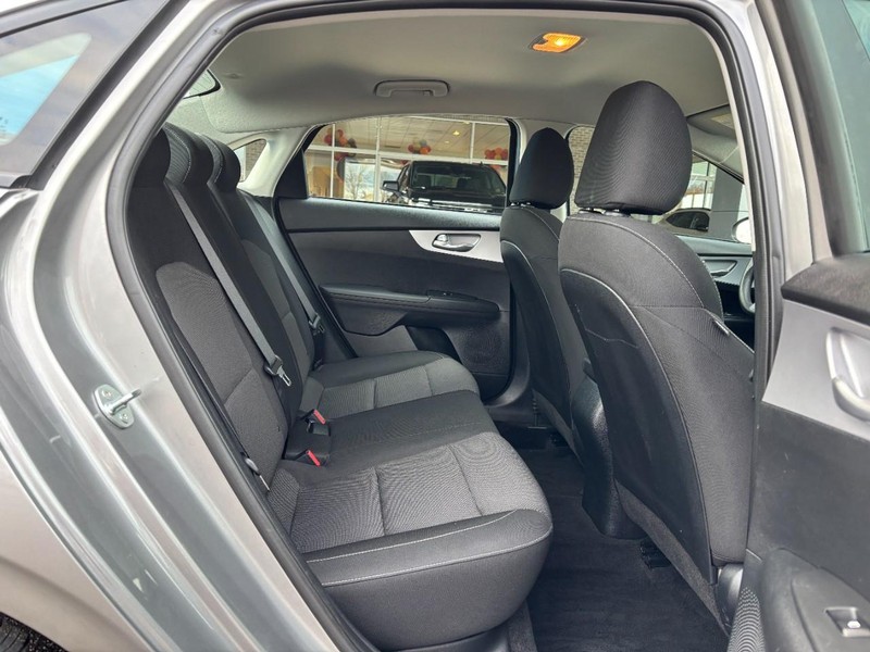 Kia Forte Vehicle Image 10