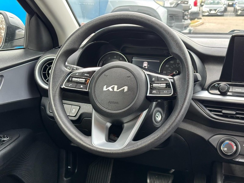 Kia Forte Vehicle Image 12