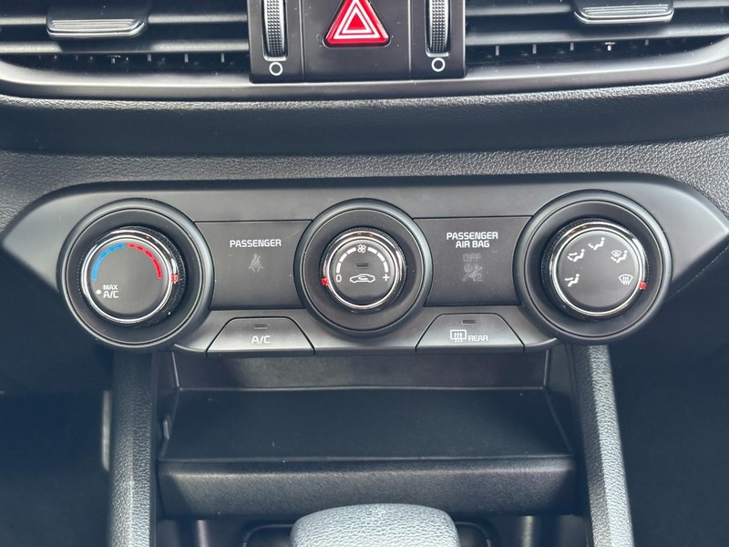 Kia Forte Vehicle Image 14