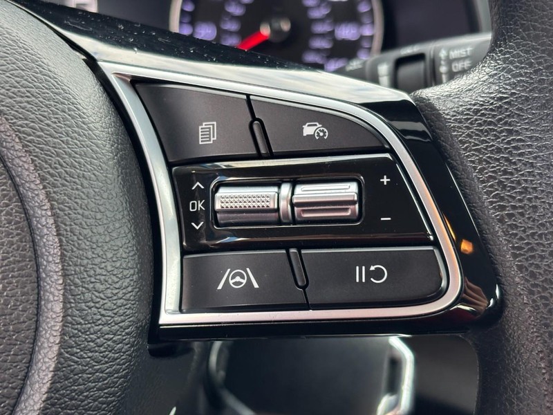 Kia Forte Vehicle Image 18