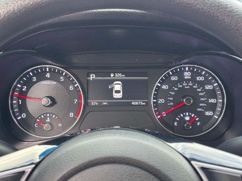 Kia Forte Vehicle Image 19