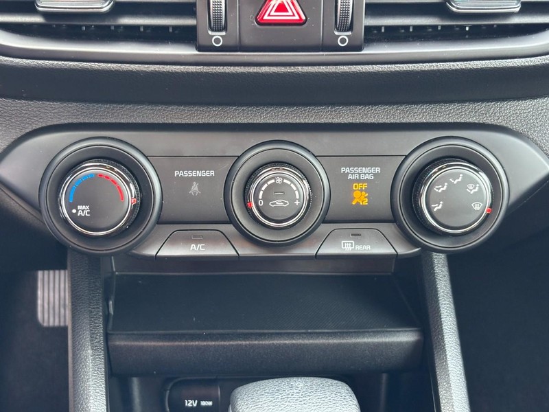 Kia Forte Vehicle Image 22