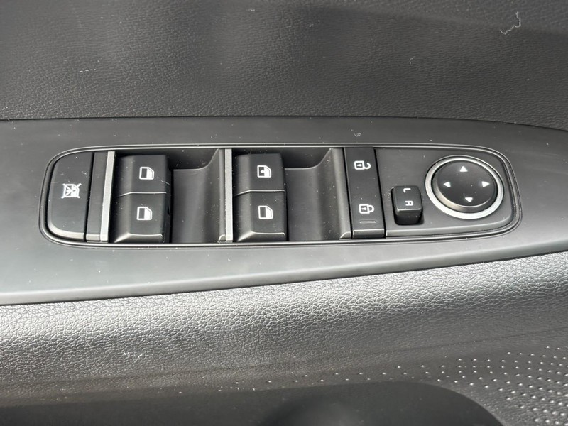 Kia Forte Vehicle Image 23