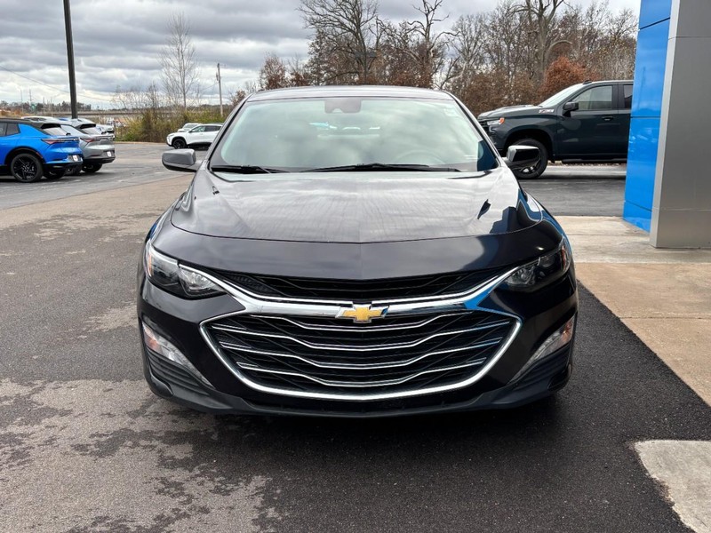 Chevrolet Malibu Vehicle Full-screen Gallery Image 09