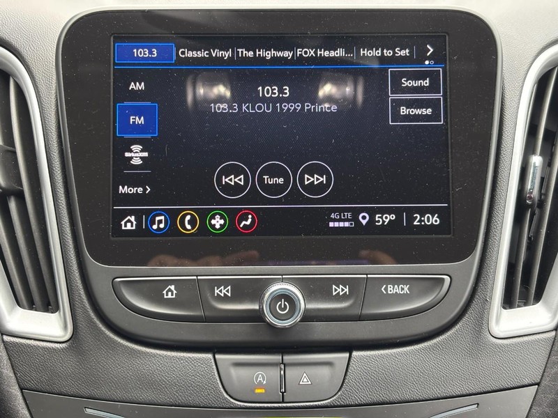 Chevrolet Malibu Vehicle Full-screen Gallery Image 13