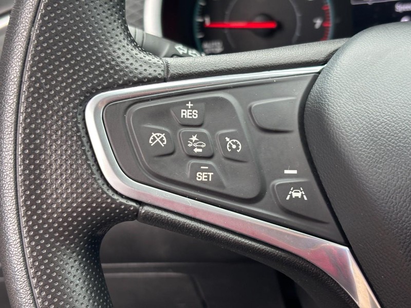 Chevrolet Malibu Vehicle Full-screen Gallery Image 17