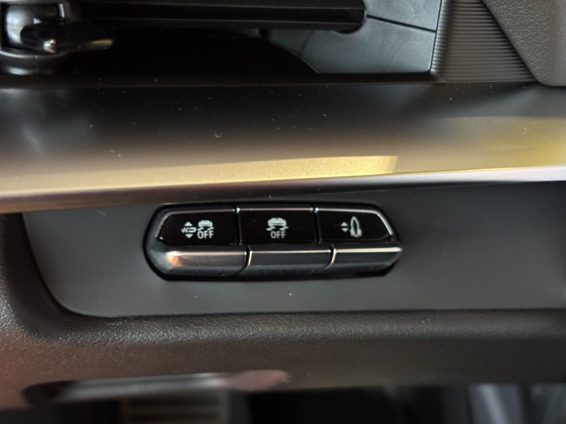 Chevrolet Corvette Vehicle Image 07