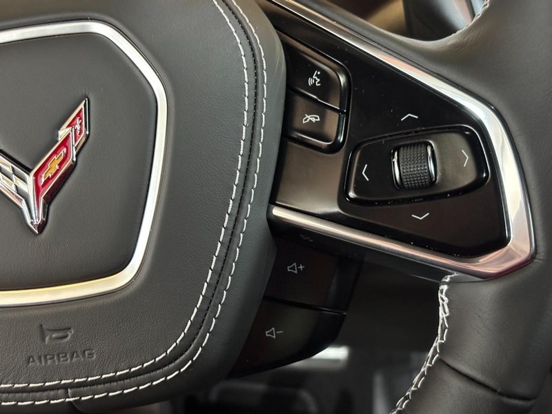 Chevrolet Corvette Vehicle Image 09