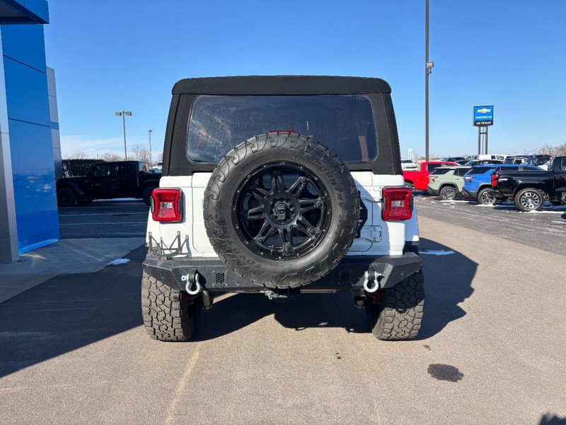 Jeep Wrangler Vehicle Image 05