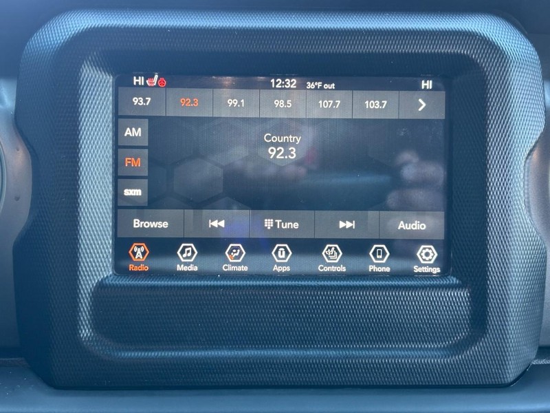 Jeep Wrangler Vehicle Image 13