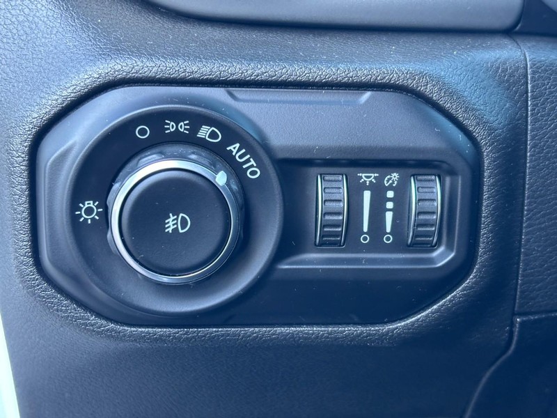 Jeep Wrangler Vehicle Image 16