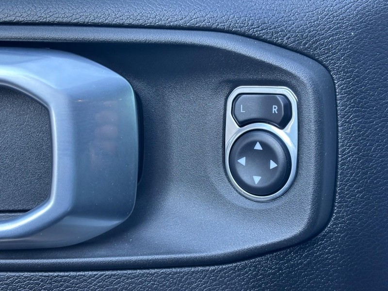 Jeep Wrangler Vehicle Image 23