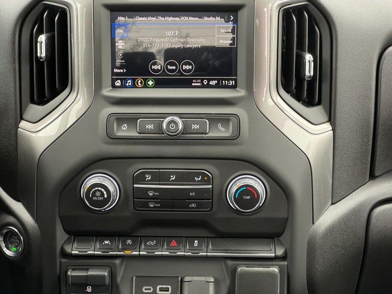 Chevrolet Silverado 1500 Vehicle Image 09