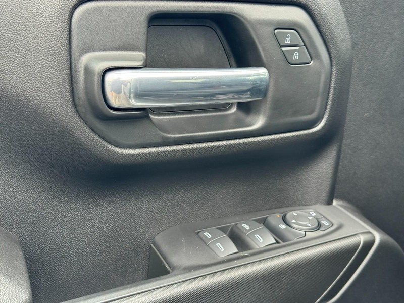 Chevrolet Silverado 1500 Vehicle Image 12