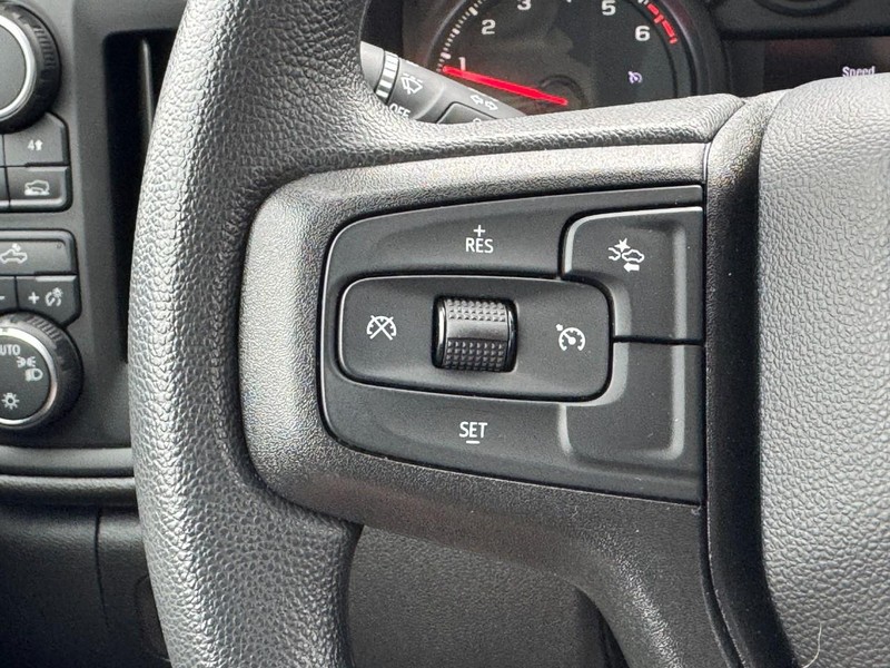 Chevrolet Silverado 1500 Vehicle Image 14